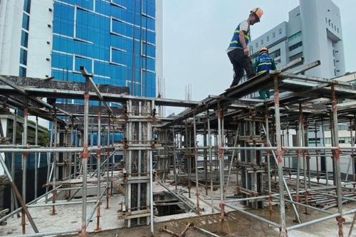 Giá vật liệu xây dựng tăng mạnh, người xây nhà gặp khó