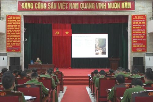 Tập huấn nghiệp vụ xác minh, giải quyết vụ cháy và kiểm tra phòng cháy, chữa cháy cho 120 cán bộ