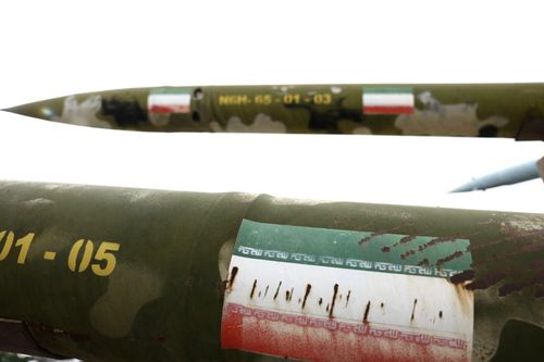 Iran tuyên bố tập kích loạt tàu quân sự Mỹ, nhiều binh sĩ thiệt mạng