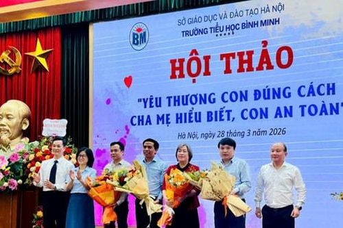 Lan tỏa thông điệp 'Yêu thương con đúng cách' đến cha mẹ trẻ Thủ đô