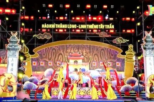 Thăng Long Việt Nam bay lên