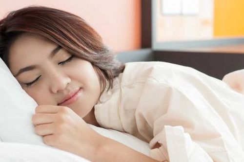 Dưỡng gan tự nhiên: Vai trò của giấc ngủ, cảm xúc và chế độ ăn uống
