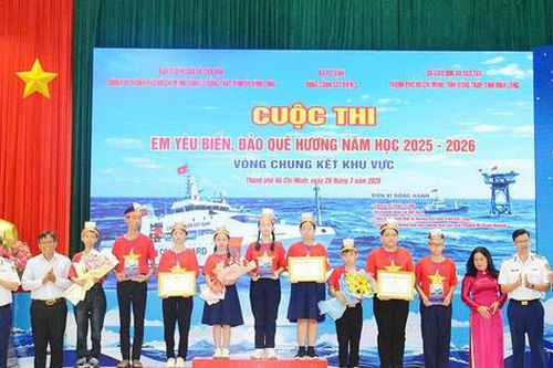 Trao giải chung kết khu vực cuộc thi 'Em yêu biển, đảo quê hương'