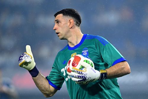 Emiliano Martinez bất mãn