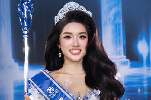 Phương Oanh đăng quang Miss World Vietnam