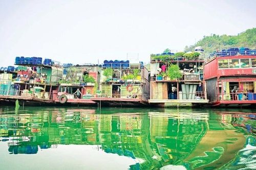 Giữa sóng nước sông Đà