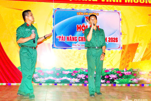 Chiến sĩ mới Sư đoàn 302 (Quân khu 7) hào hứng với ngày nghỉ ý nghĩa