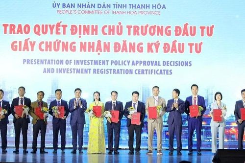 Thanh Hóa trao quyết định đầu tư, biên bản ghi nhớ 42 dự án gần 4 tỷ USD