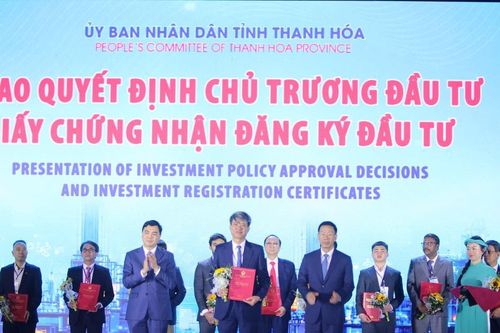Thanh Hóa trao quyết định đầu tư và ký kết 42 dự án, tổng vốn hơn 100.000 tỷ đồng