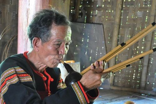 Gặp người 'giữ hồn Ê Đê' ở buôn cổ hơn nửa thế kỷ