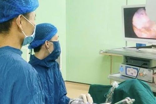 Sốt cao liên tục, người đàn ông 46 tuổi bất ngờ phát hiện bị áp xe tiền liệt tuyến hiếm gặp