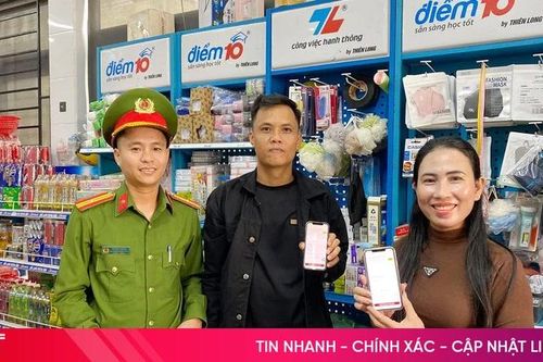 Công an xã 'đi từng ngõ, gõ từng nhà' thúc đẩy chuyển đổi số