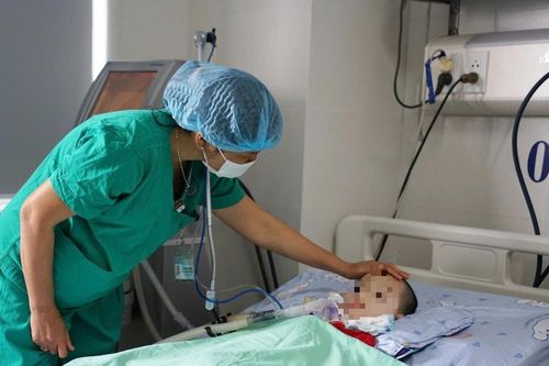 Những 'người thân' trong sắc trắng