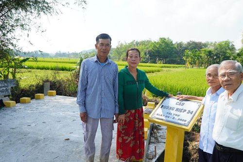 Lặng lẽ góp hương cho đời