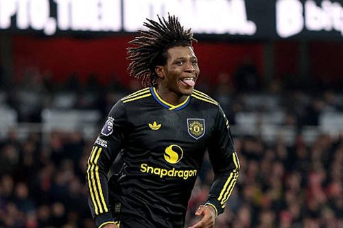 Patrick Dorgu trở lại tập luyện: Man Utd lỡ kế hoạch tiết kiệm hàng triệu bảng