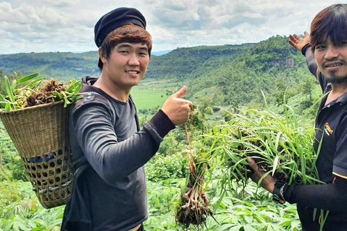Những 'đại sứ du lịch' từ buôn làng