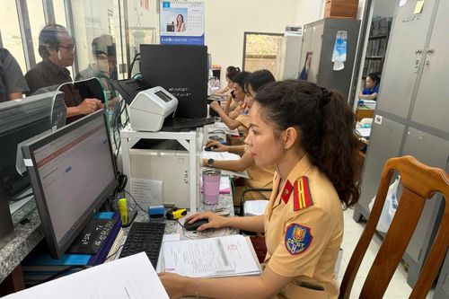 Sớm hoàn thiện thủ tục đăng ký biển số xe cơ giới, xe máy chuyên dùng