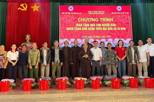 Chùa Tuyền Lâm (P.Bình Tây, TP.HCM) trao 1.500 phần quà đến đồng bào vùng sâu ở Tây Nguyên