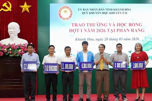 Quỹ Khuyến học, khuyến tài Khánh Hòa trao hơn 700 suất thưởng và học bổng đợt I năm 2026