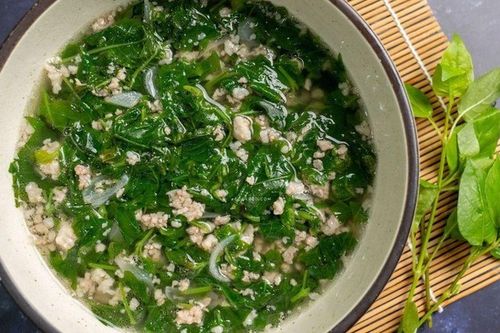 Loại rau có giá rẻ bèo, được ví là 'vua sắt và canxi' nhưng phần tốt nhất lại hay bị vứt bỏ
