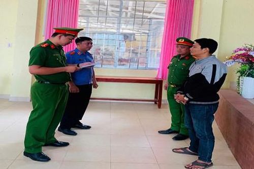 Bắt giam giám đốc sản xuất đường cát giả thương hiệu