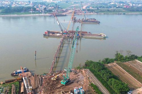 Cầu 4.900 tỷ vượt sông Hồng nối Hà Nội - Hưng Yên đang được thi công ra sao?