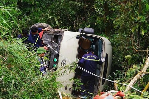 Phú Thọ yêu cầu làm rõ nguyên nhân vụ lật xe khách ở Tam Đảo làm 8 người bị thương