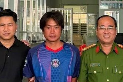 Vận động đối tượng truy nã đặc biệt về tội 'Giết người' ra đầu thú