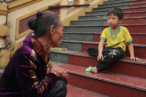 Người bố lĩnh án chung thân, mẹ già 70 tuổi gồng gánh nuôi 3 cháu nhỏ