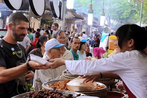Du khách Việt ngày càng ưu tiên trải nghiệm món ăn địa phương khi lựa chọn điểm đến