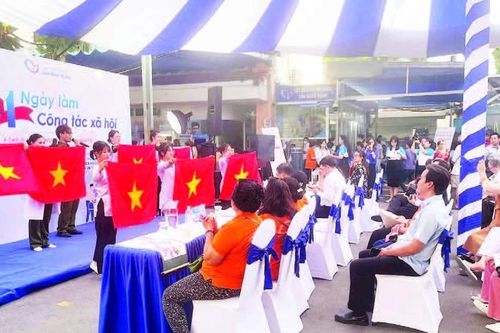 Một ngày làm nhân viên công tác xã hội bệnh viện