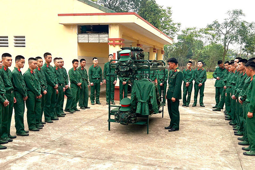 Từng bước vượt qua bỡ ngỡ ban đầu