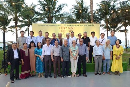Tiếng lòng dâng tặng quê hương