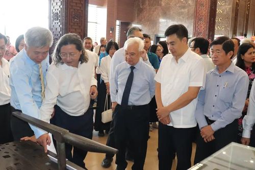 Khai mạc trưng bày tưởng niệm 46 năm ngày mất Chủ tịch Tôn Đức Thắng
