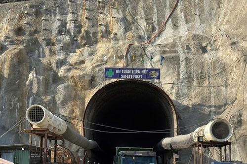 EVN đẩy nhanh tiến độ các công trình trọng điểm để tăng nguồn cung điện