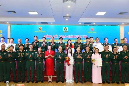 Trao giải Cuộc thi 'Tìm hiểu kiến thức pháp luật trên Báo Quân đội nhân dân' năm 2025