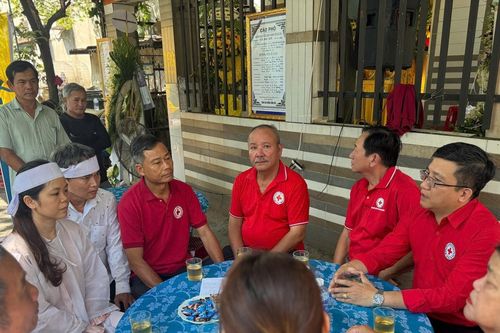 Nhiều tấm lòng hướng về gia đình tài xế taxi bị sát hại ở Quảng Trị