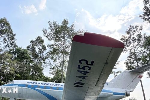 Máy bay Yak-40 từng phục vụ Chủ tịch Tôn Đức Thắng được trưng bày tại An Giang