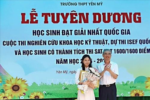 Hành trình vươn ra thế giới từ lớp học phổ thông