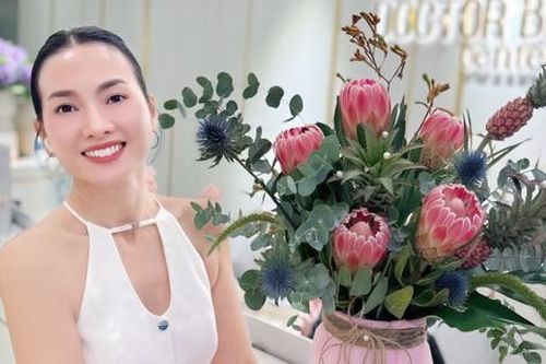 Nữ nghệ sĩ nổi tiếng từ 'đệ nhất vedette' đến mẹ đơn thân bản lĩnh, U45 vẫn đẹp rực rỡ