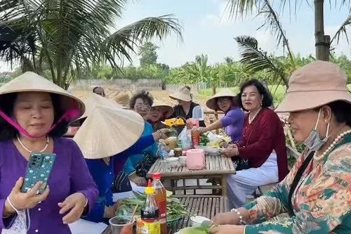 Chợ phiên Xóm Rẫy đánh thức tiềm năng du lịch từ miền quê Đồng Tháp