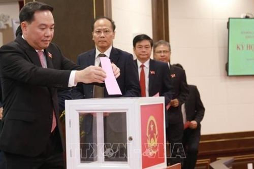 Hoàn thiện bộ máy chính quyền các cấp, triển khai nhiệm vụ nhiệm kỳ mới
