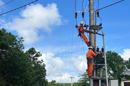 Làng Suối Dưa hết 'khát' điện