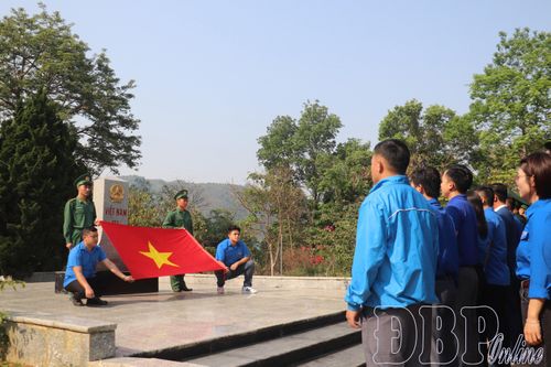 Chương trình 'Tháng ba biên giới' tại xã Sam Mứn