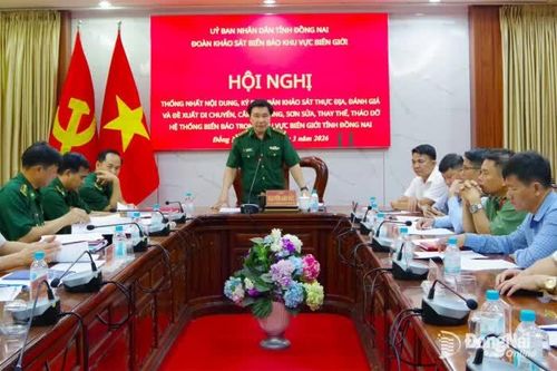 Thống nhất ký kết biên bản khảo sát các biển báo khu vực biên giới
