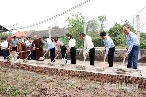 Khởi công xây dựng Nhà đại đoàn kết tại xã Kim Sơn, xã Ninh Giang