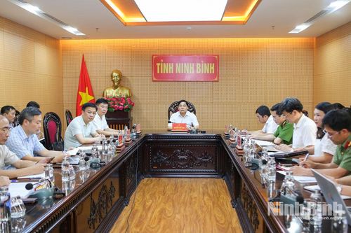 Triển khai công tác đo đạc lập bản đồ địa chính, đăng ký đất đai, hồ sơ địa chính, xây dựng, hoàn thiện cơ sở dữ liệu quốc gia về đất đai