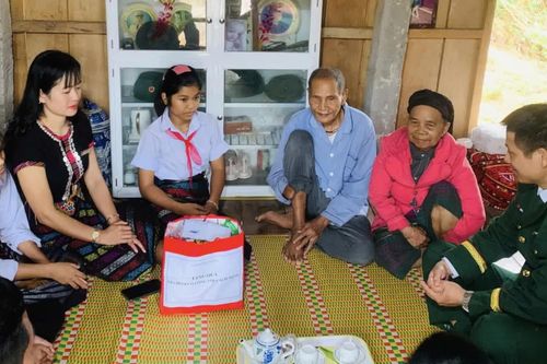 Điểm tựa pháp luật nơi biên cương