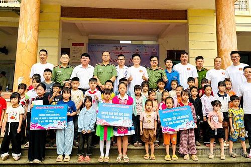 Hơn 300 triệu đồng thực hiện an sinh xã hội tại xã Yên Hoa