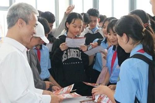 Hướng nghiệp và phân luồng học sinh: Hiểu đúng để chọn đúng